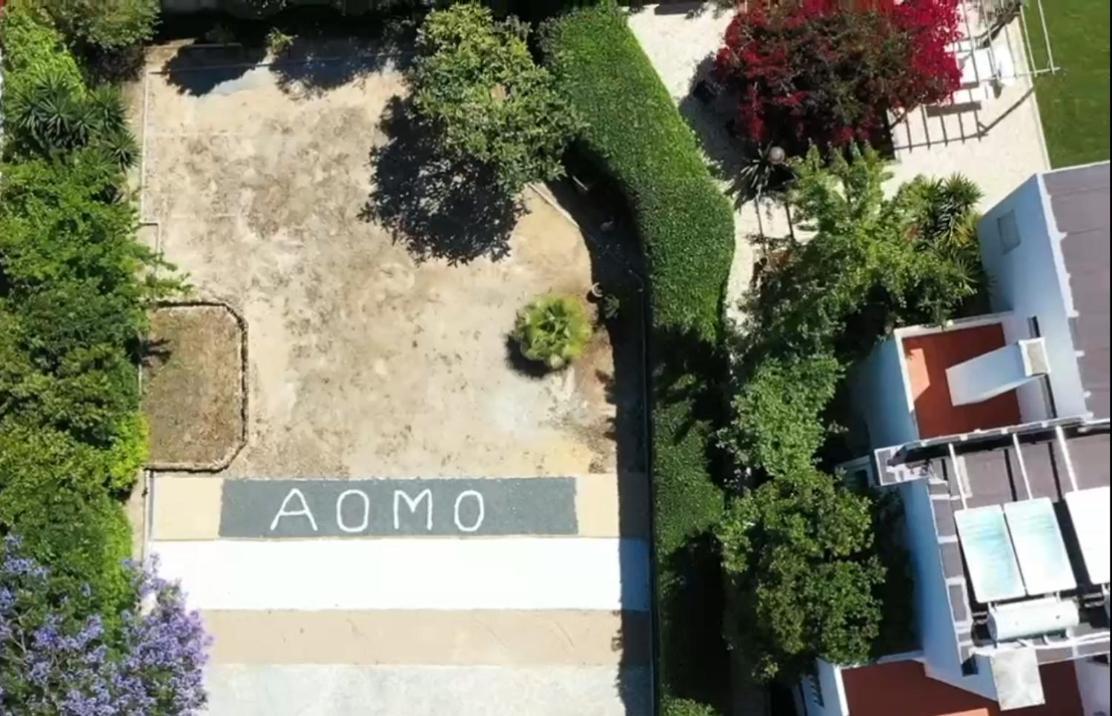 אוייראס Aomo Art Space Hostel מראה חיצוני תמונה