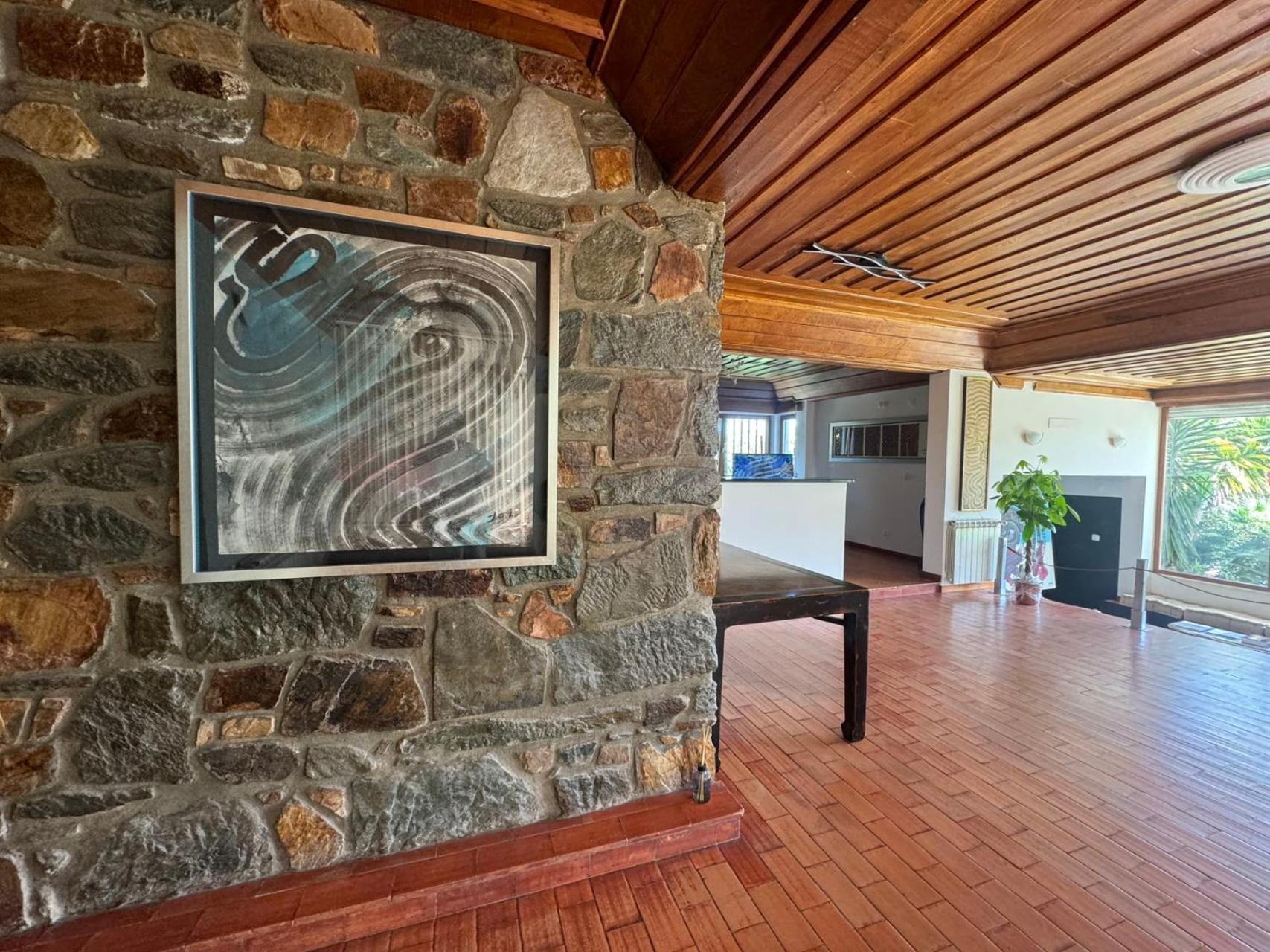 אוייראס Aomo Art Space Hostel מראה חיצוני תמונה